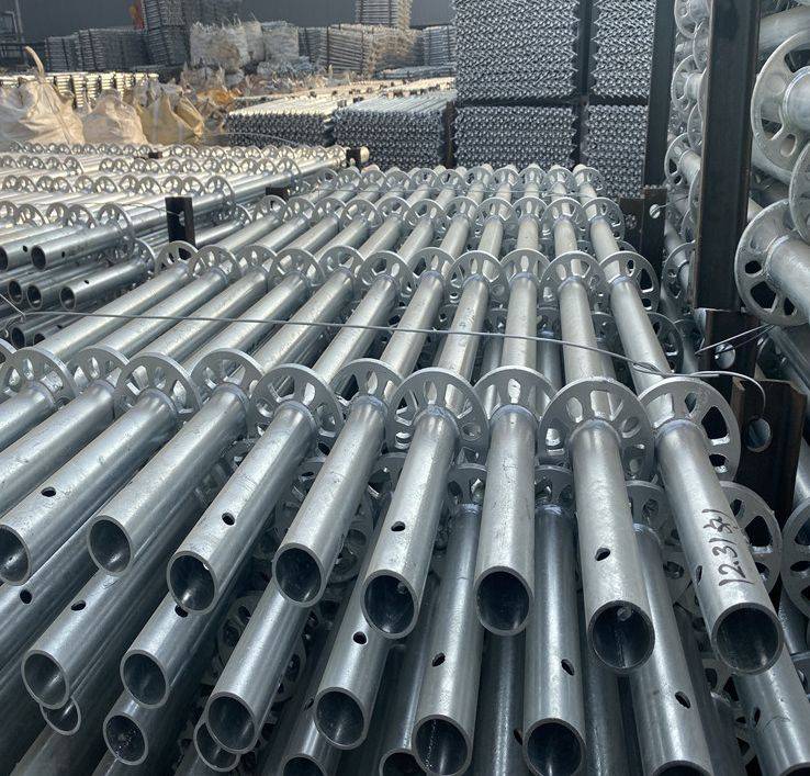 為什么盤扣腳手架比扣件式鋼管腳手架貴了2倍？ (圖1)